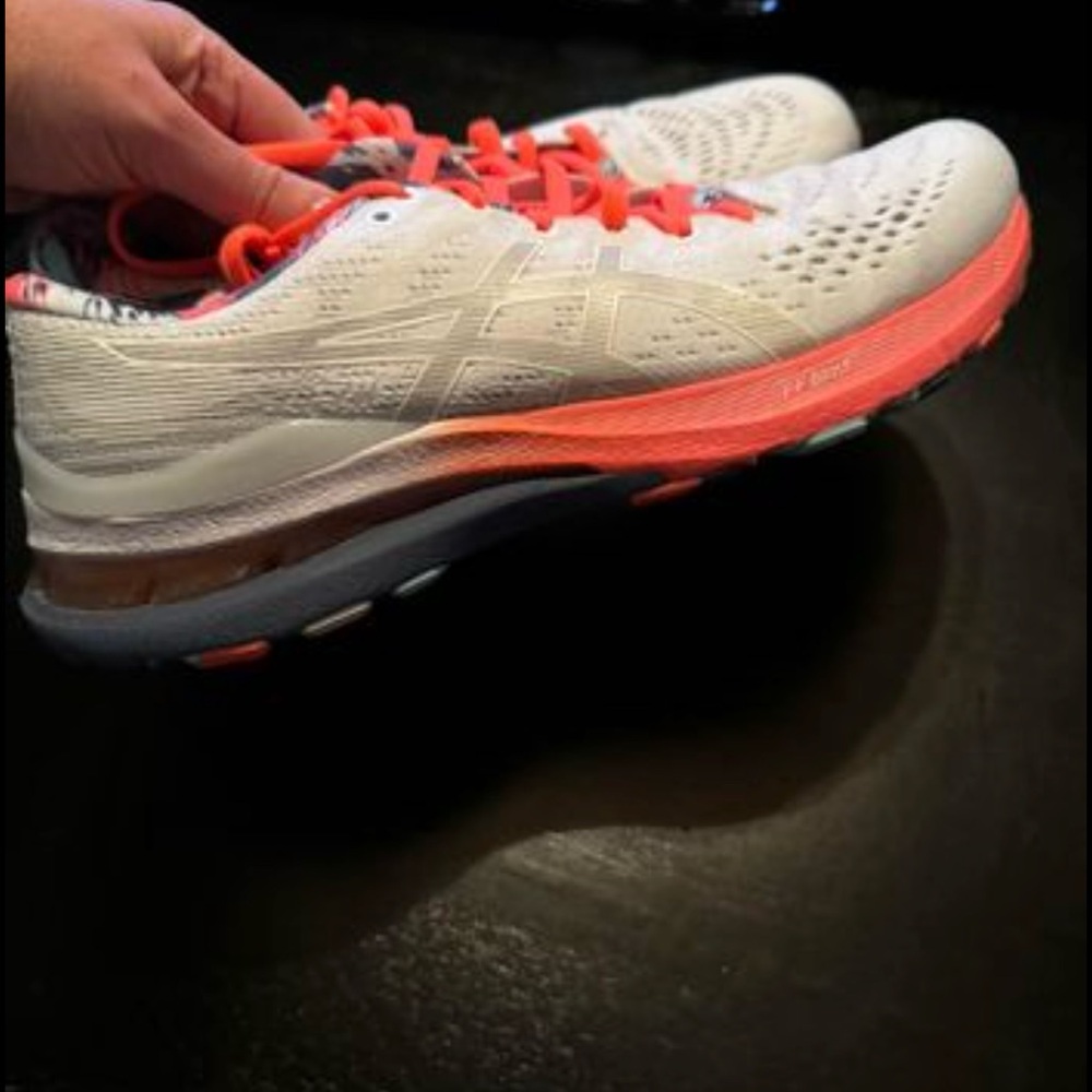 ASICS Gel Kayano